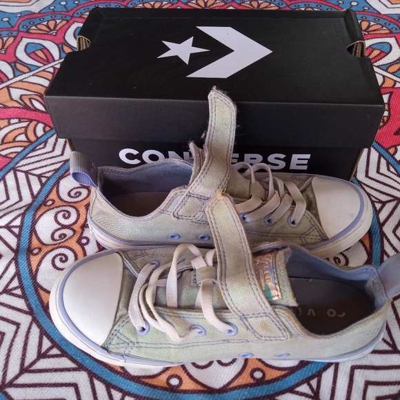 Converse - Picture 2 of 3